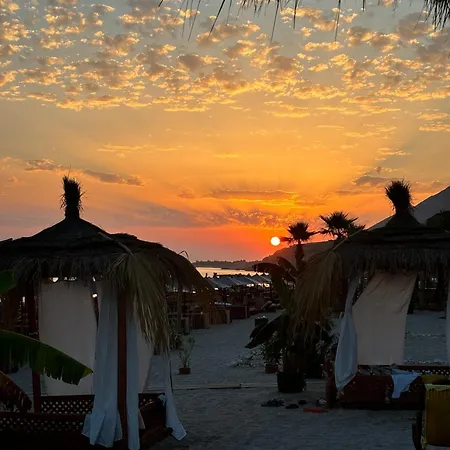 Domi Drymades אכסניה *