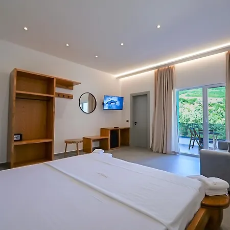 Domi Valley Lodge Dhërmi