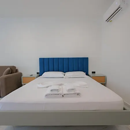 Domi Drymades אכסניה *