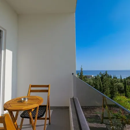 Domi Drymades אכסניה *