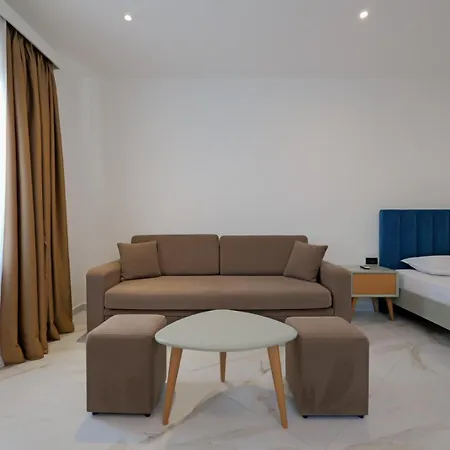 אכסניה Domi Drymades *