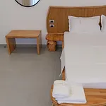 롯지 Domi Drymades *