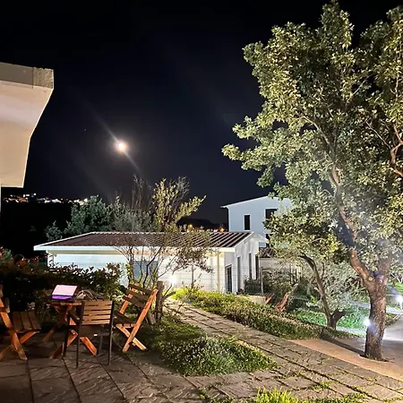 Domi Valley Jaktstuga Dhërmi