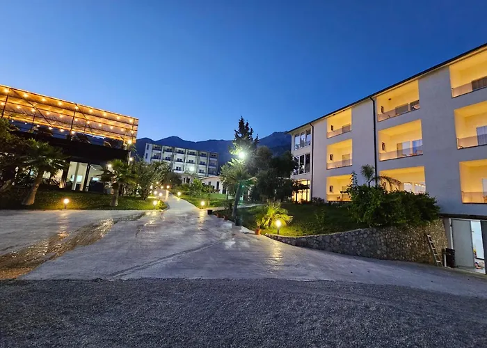 Domi Drymades Деревянный коттедж *